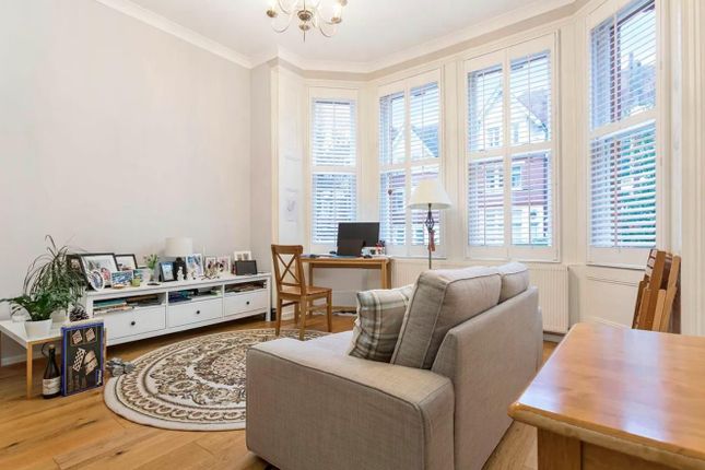 Flat 4, 28, Frognal, London photo 3