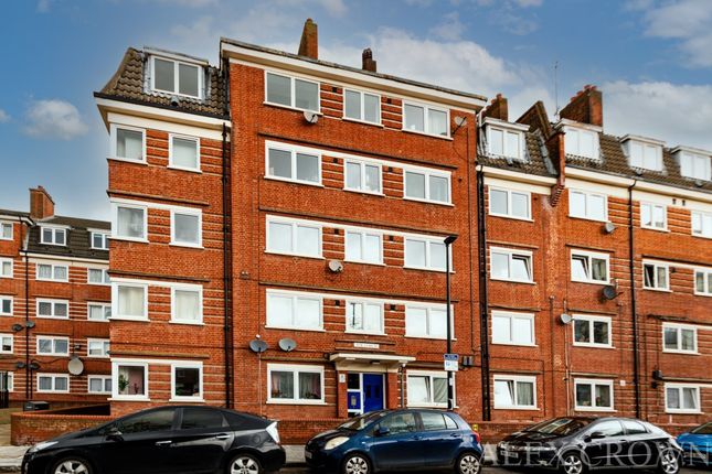 Flat for sale in Digby Street, London