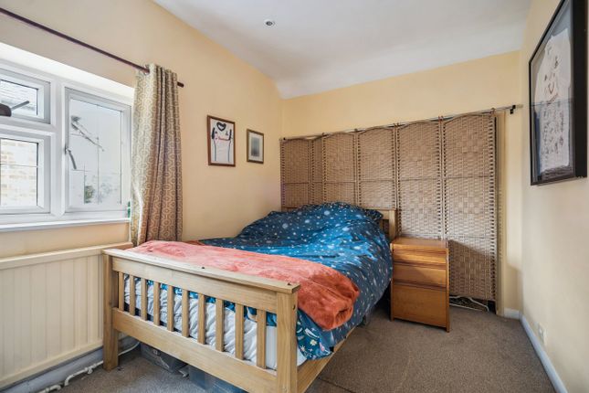9, Wood Lane Close, IVER photo 4