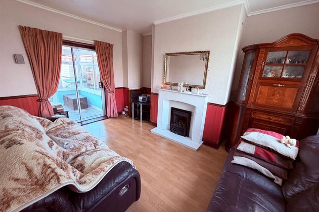 68, Avon Crescent, Houghton Le Spring photo 2