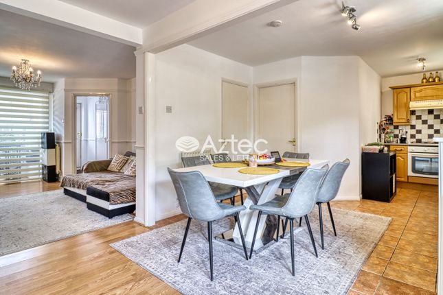 11, Heydon Court, Milton Keynes photo 4