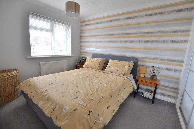 Town house for sale in Domont Close, Shepshed, Leicestershire