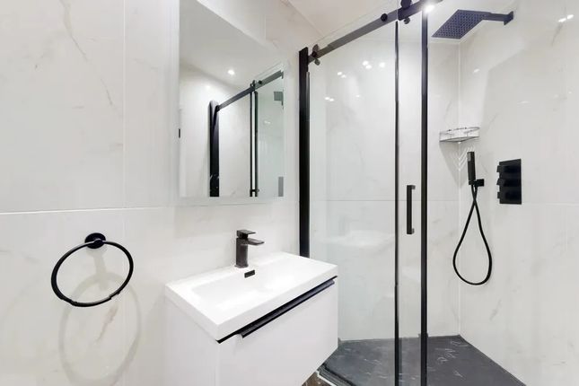 66 Marathon House, 200 Marylebone Road, London photo 3