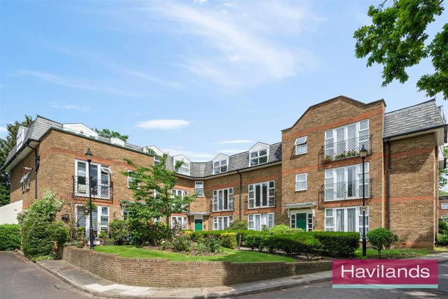 Thumbnail Flat for sale in Foxwood Green Close, Enfield