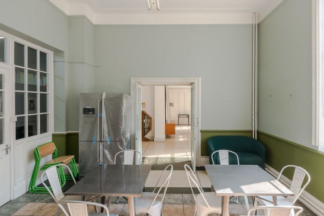 Bridge House, 10 Stallard Street, Wiltshire photo 4