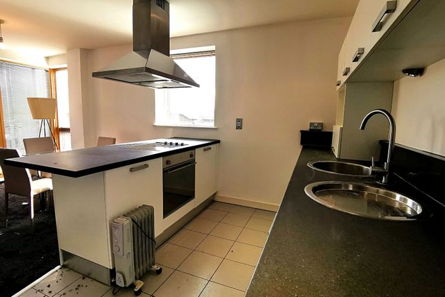 Flat to rent in Melia House, Lord Street, Manchester