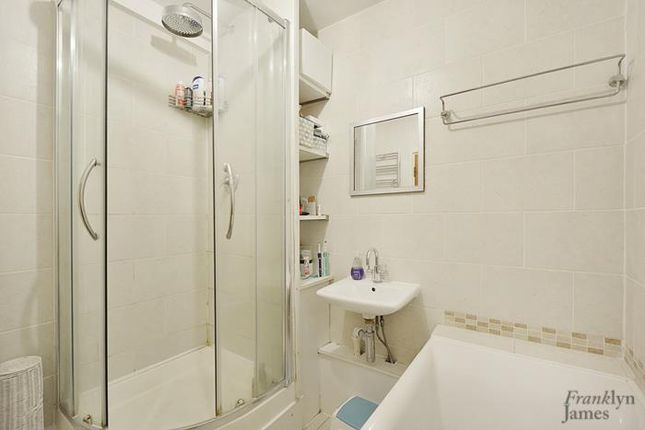 Minerva Lodge, London photo 2