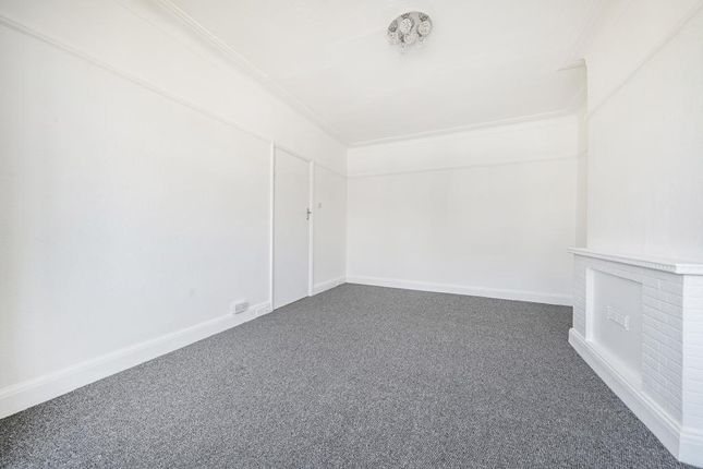 40, Lechmere Avenue, Woodford Green photo 4