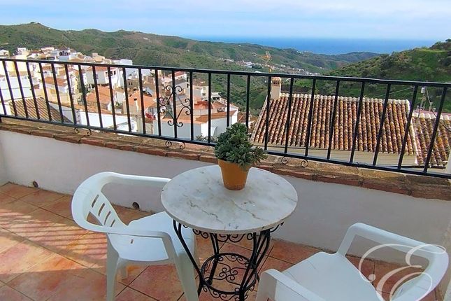 Thumbnail Town house for sale in Moclinejo, Axarquia, Andalusia, Spain