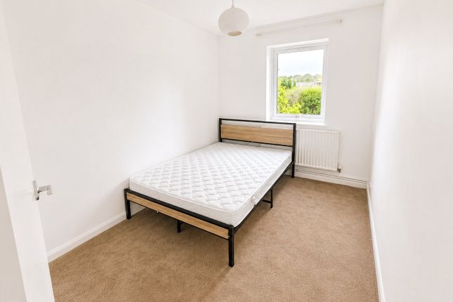 Flat 1, Crundwell Court,, East Street, Farnham photo 4