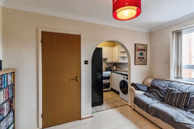 Flat 6, Princes Court, Princes Street, Kettering photo 4