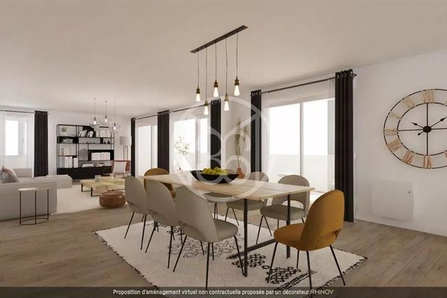 Apartment for sale in Bordeaux, 33000, France, Aquitaine, Bordeaux, 33000, France