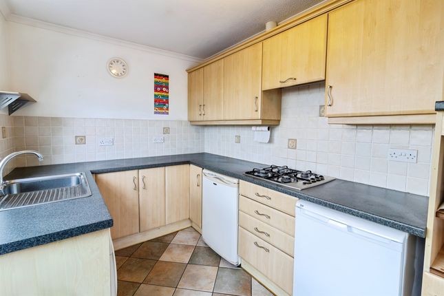 137, Chester Close, Pontypool photo 3