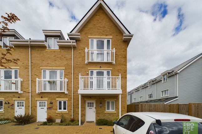 End terrace house for sale in New Hampshire Street, Reading, Berkshire