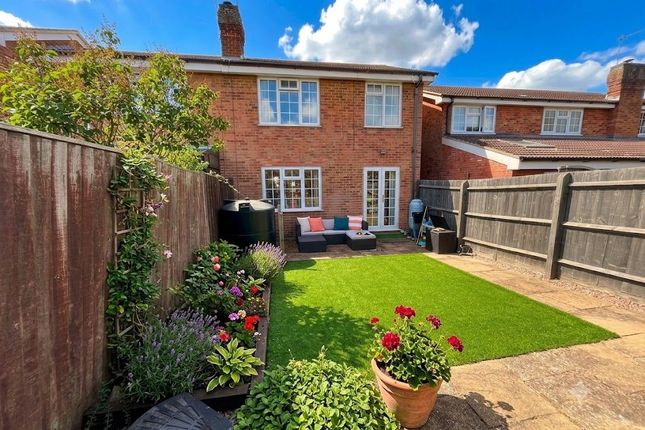 55 Kilpin Green, Newport Pagnell photo 3