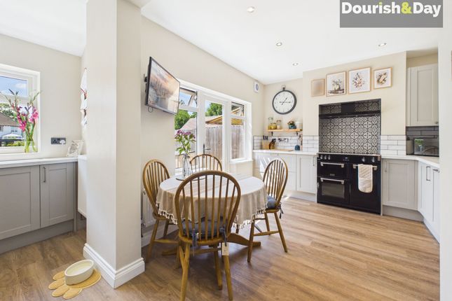 6 Highfield Grove, Stafford photo 3