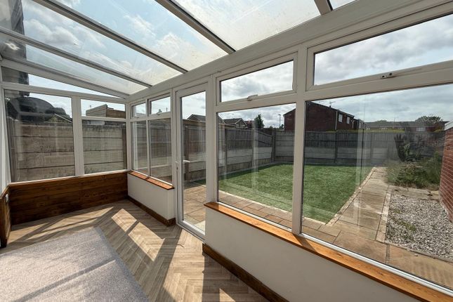 11, Hamilton Drive, Mansfield photo 3