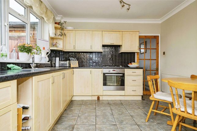 Bungalow for sale in Dale Road, Dunstable, Bedfordshire