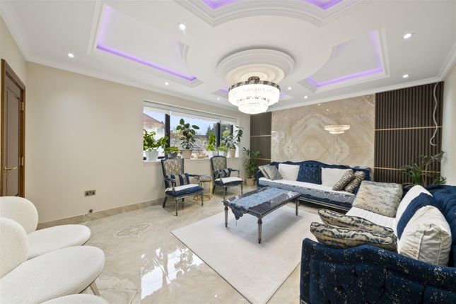 26, Lees Road, Uxbridge photo 3