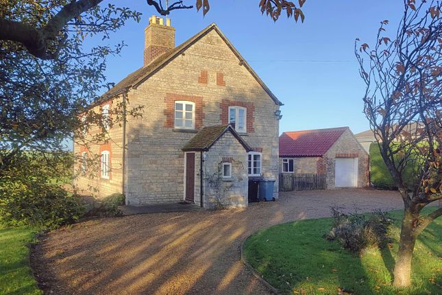 Thumbnail Cottage to rent in Greatford Road, Uffington, Stamford