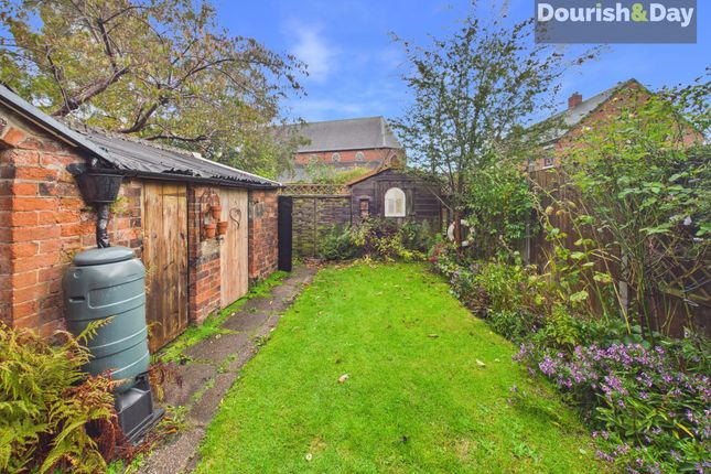 12 Park Street, Stafford photo 4