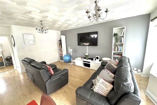 87, Violet Lane, Croydon photo 2