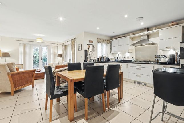 22, Augustine Way, Oxford photo 2