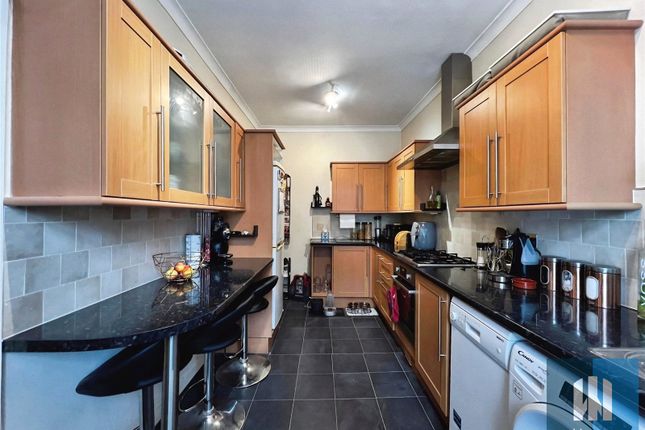 33, Greenside Road, West Yorkshire photo 3