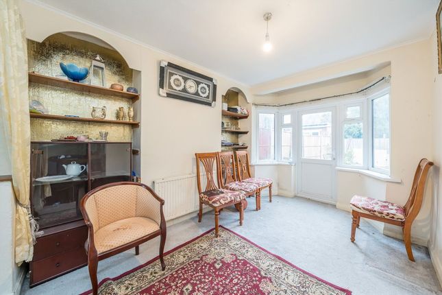 13, Alderwick Drive, Hounslow photo 4
