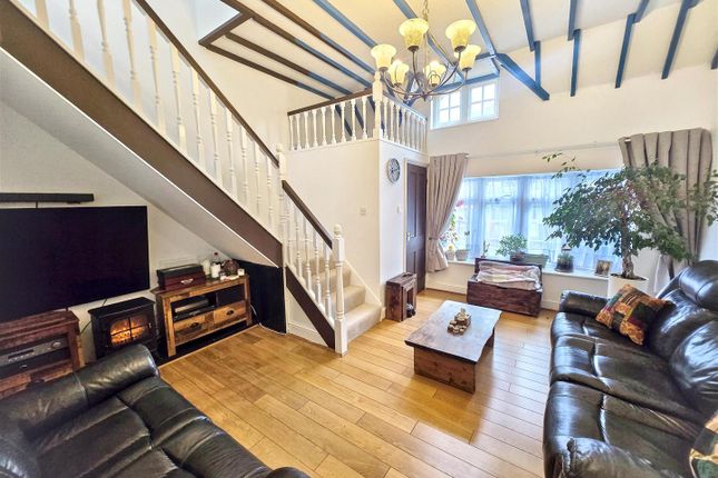 10 The Lodge, 68, Harestone Valley Road, Caterham photo 2