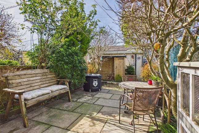 11 Halton Road, Lancaster photo 2