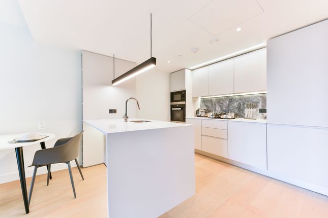 Flat to rent in Belvedere Row Apartments, White City Living, White City