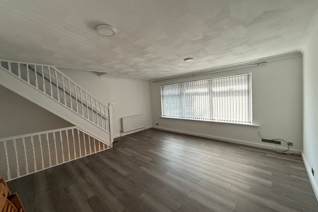 1, Hyrstdene, South Croydon photo 3