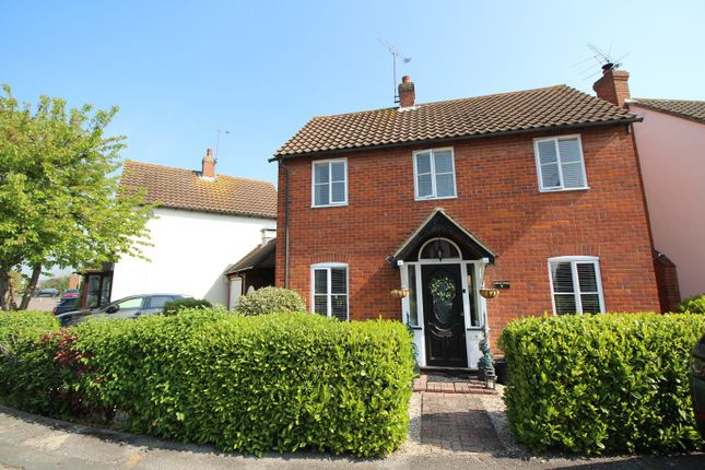 Thumbnail Detached house to rent in Gate Lodge Way, Laindon