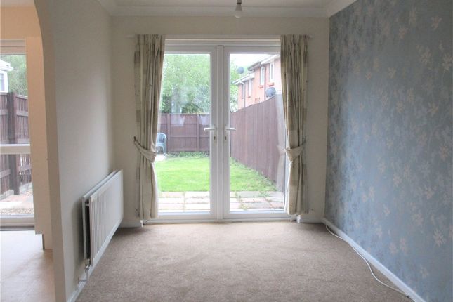 25, Rye Close, Swindon photo 3