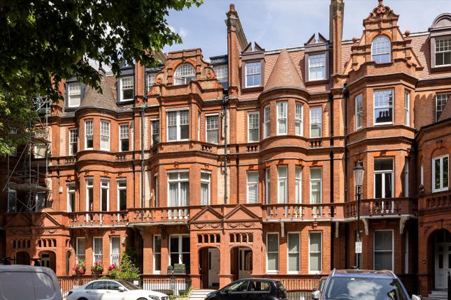 Thumbnail Flat for sale in Sloane Gardens, Chelsea, London