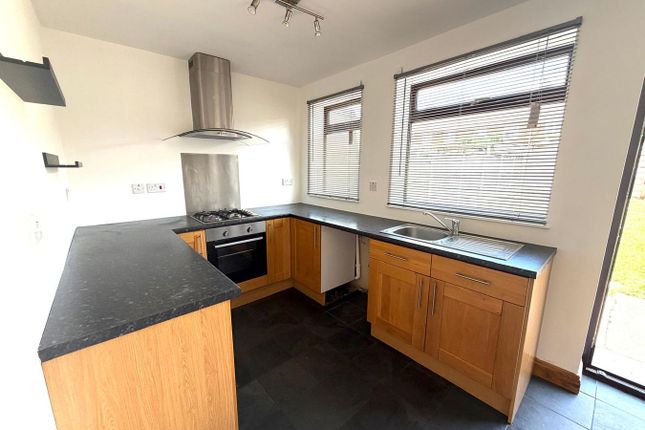 20, Connaught Avenue, Wednesbury photo 3