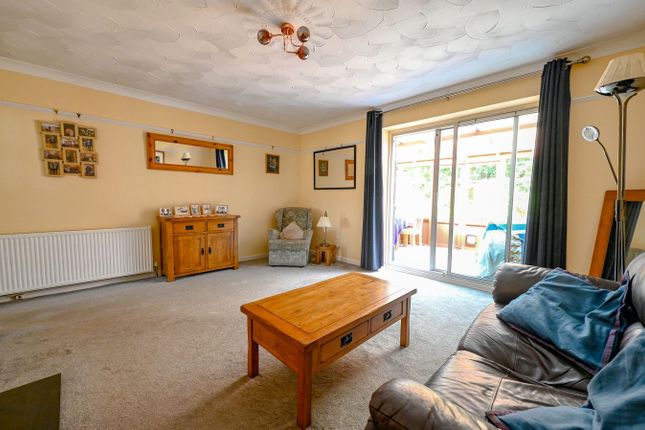 63, Albany Drive, Wimborne photo 3