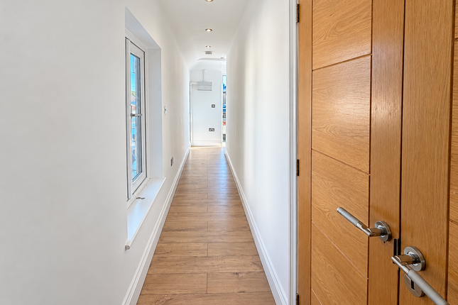 13A, Burford Street, Hoddesdon photo 4