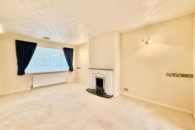 113, Severn Avenue, Swindon photo 2