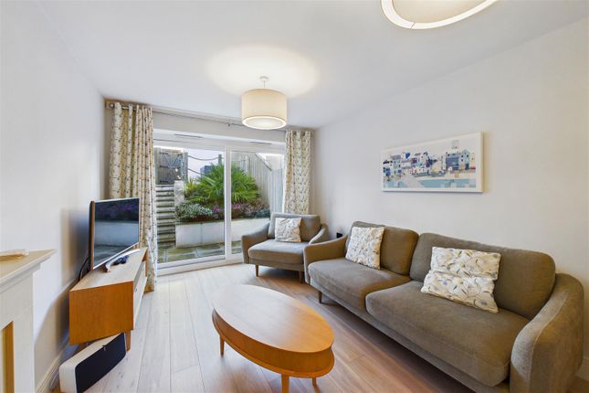 17 Ocean Heights, Edgcumbe Gardens, Newquay photo 2