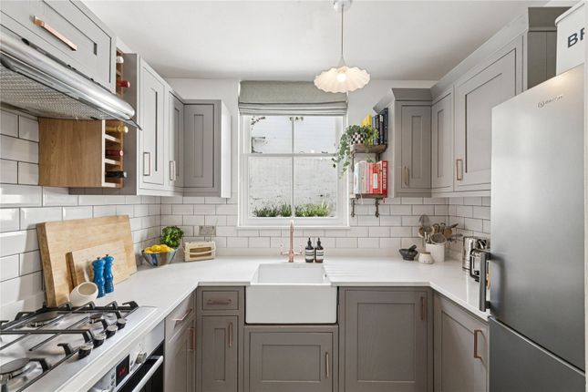 Flat A, 65, Wimbledon Park Road, London photo 4