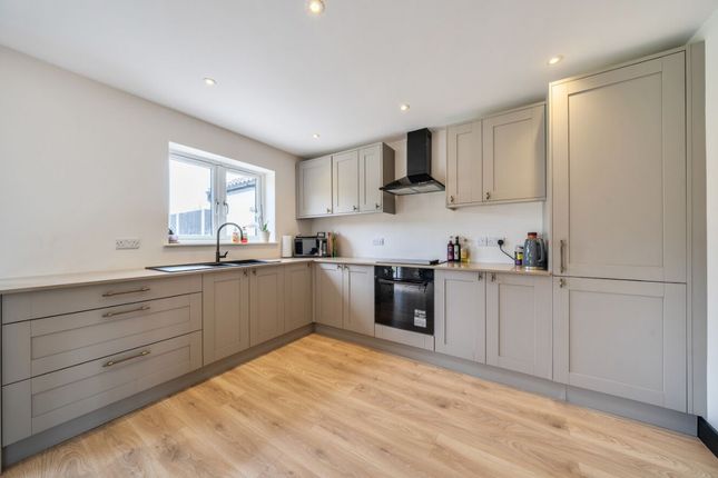 201 Newton Road, Rushden photo 4