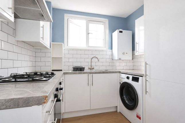 Flat, Beaconsfield House,, Kingfield Road, Woking photo 5