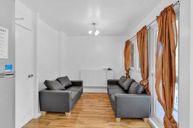 240 Arabella Drive, London photo 3