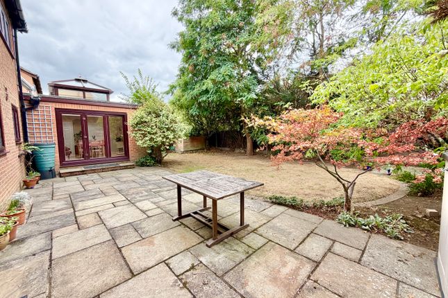 6, Coleford Paddocks, Camberley photo 3
