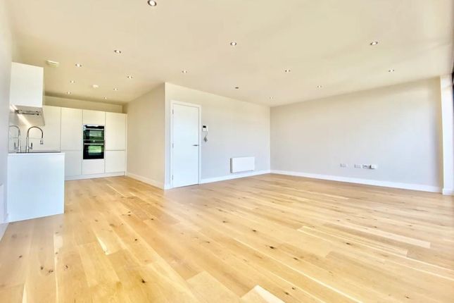 Thumbnail Flat to rent in Harewood Avenue, Mill Hill, London