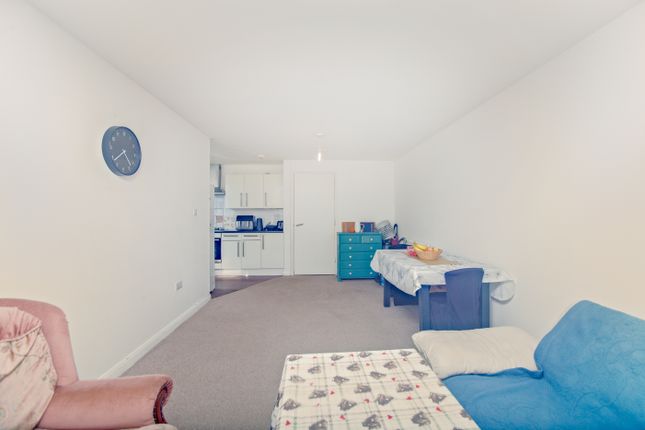 Flat D 111, Park Avenue, Mitcham photo 4