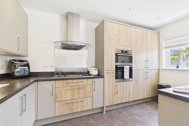 9, Bluebell Way, Shifnal photo 3