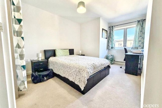 34 Windsor Court, 1 Pennyroyal Drive, West Drayton photo 4